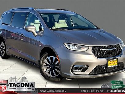 Used 2021 Chrysler Pacifica Touring-L