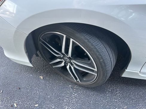 Used 2017 Honda Accord Sport Special Edition image 4