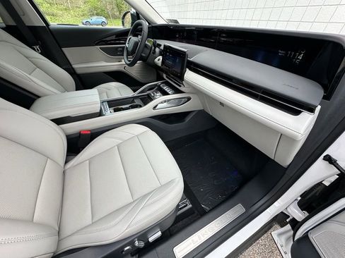 New 2026 Lincoln Nautilus Premier w/ Jet Appearance Package AWD/4WD image 21