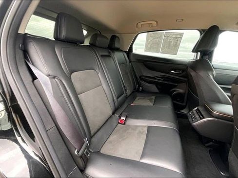 Used 2023 Nissan Ariya AWD image 32