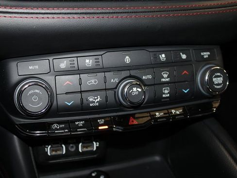 Used 2024 Dodge Durango GT image 19