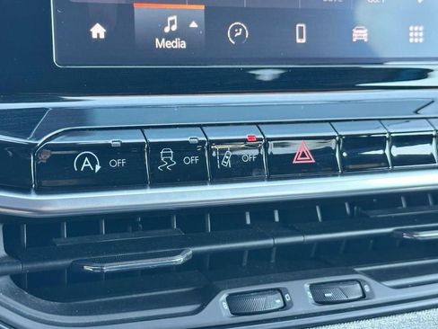 Used 2025 Jeep Compass Latitude image 18