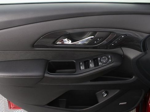 Used 2023 Chevrolet Traverse High Country image 17