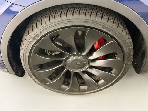 Used 2022 Tesla Model Y Performance AWD/4WD image 11