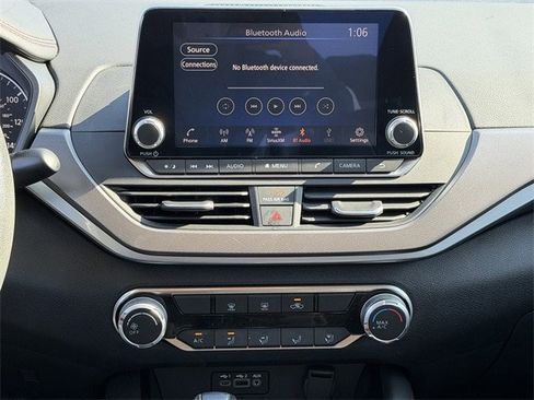 Used 2024 Nissan Altima 2.5 SR image 17