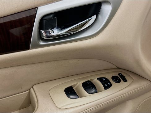 Used 2014 Nissan Pathfinder SL w/ Trailer Tow Package image 15