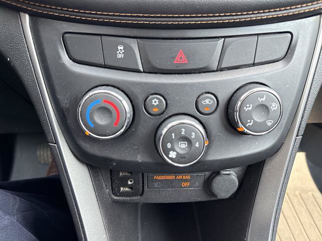Used 2018 Chevrolet Trax LT w/ LT Convenience Package FWD image 17