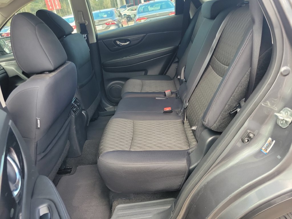Used 2018 Nissan Rogue S FWD image 29
