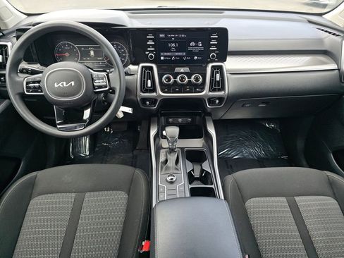 Used 2022 Kia Sorento LX image 21
