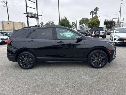 Used 2023 Chevrolet Equinox RS FWD image 2