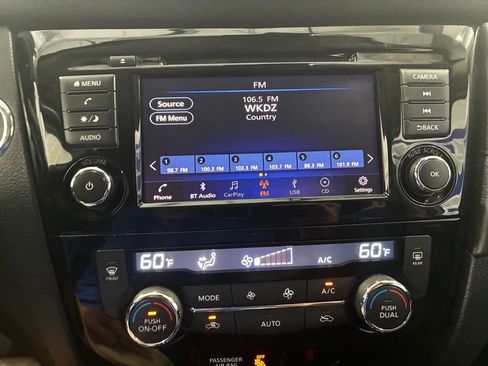 Used 2019 Nissan Rogue SV AWD/4WD image 23