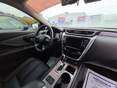 Used 2023 Nissan Murano SV w/ SV Midnight Edition Package image 11