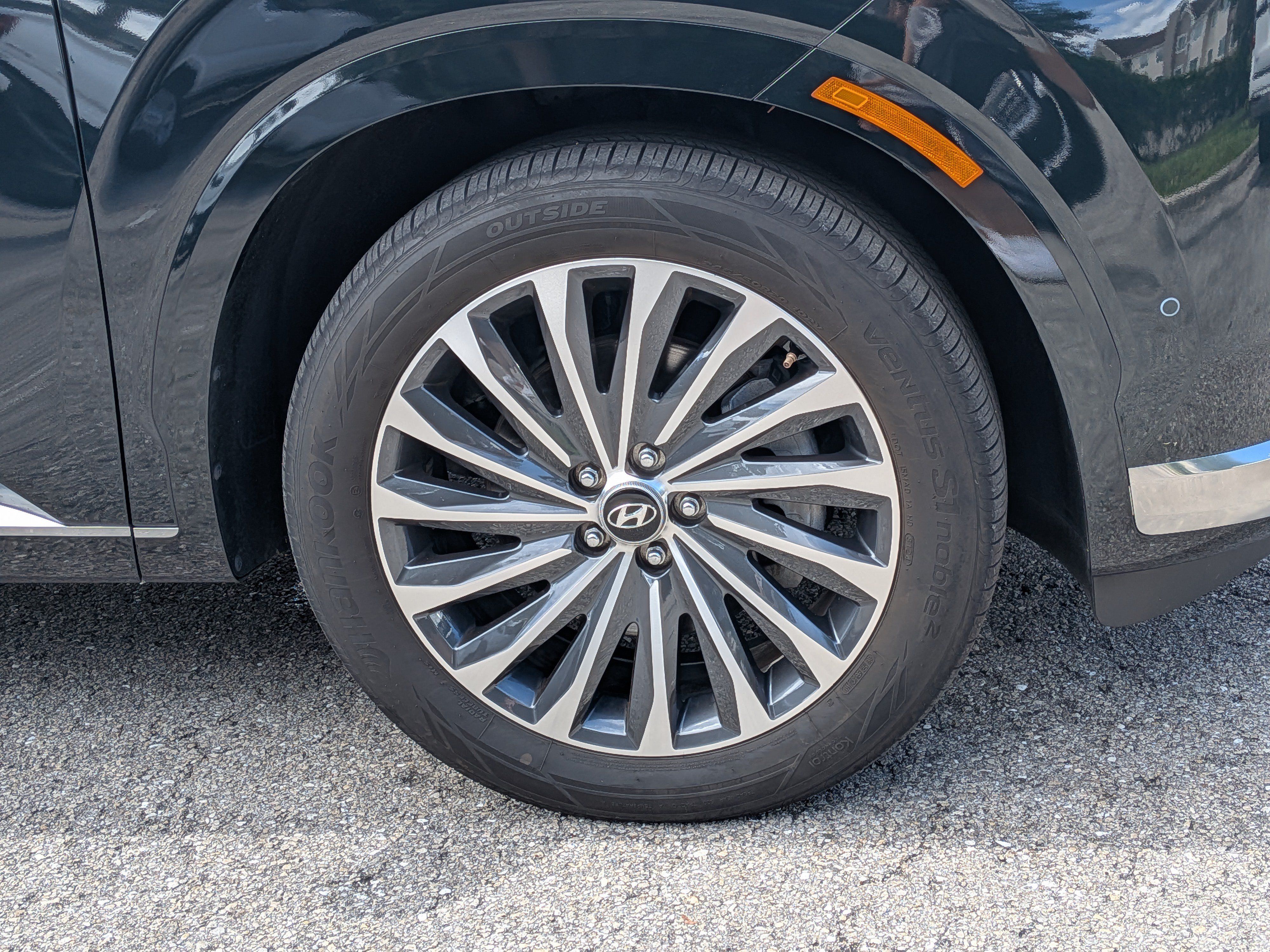 Used 2025 Hyundai Palisade Calligraphy FWD image 11