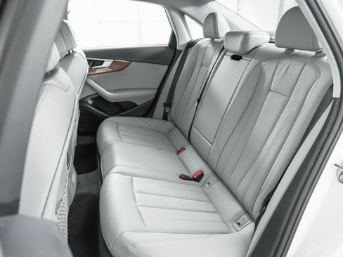 Used 2022 Audi A4 2.0T Premium w/ Convenience Package image 23