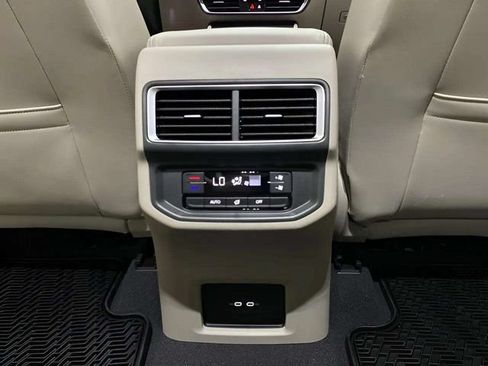Used 2024 Volkswagen Atlas SE FWD image 77