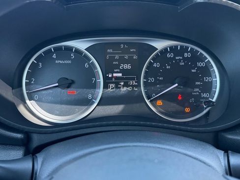 Used 2020 Nissan Versa S FWD image 23