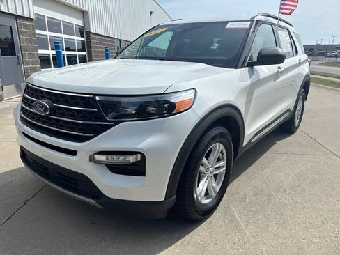 Certified 2024 Ford Explorer XLT w/ Equipment Group 202A AWD/4WD image 3