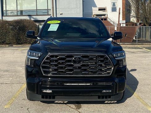 Used 2025 Toyota Sequoia Platinum image 2