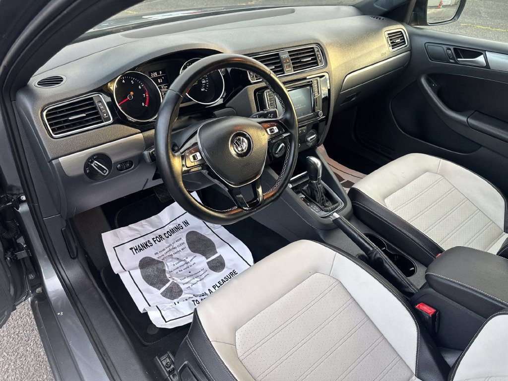 Used 2016 Volkswagen Jetta Sport FWD image 14