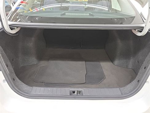 Used 2021 Nissan Versa SV image 32