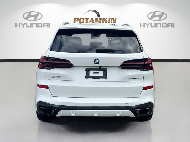 Used 2024 BMW X5 sDrive40i w/ M Sport Package RWD image 6