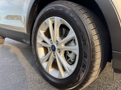 Used 2018 Ford Escape SEL image 10