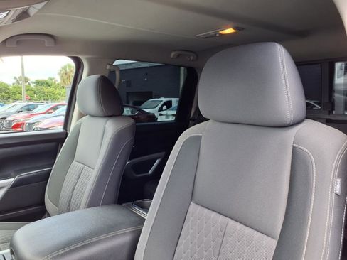 Certified 2021 Nissan Titan SV w/ SV Convenience Package image 17