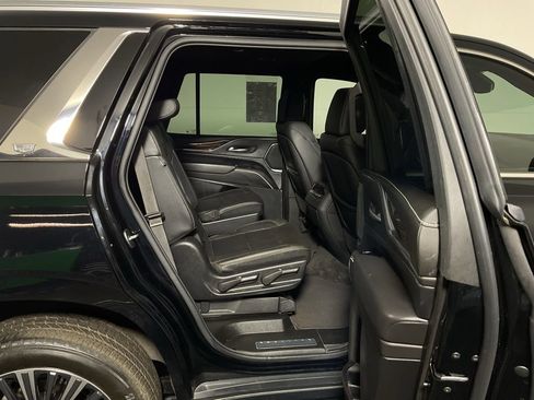 Used 2022 Cadillac Escalade Luxury image 31
