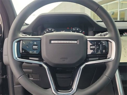 Used 2025 Land Rover Discovery Sport Dynamic SE image 25