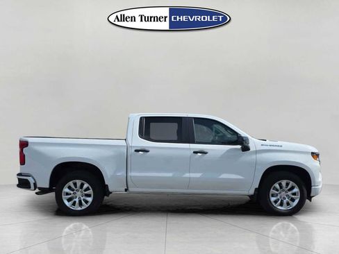 Used 2025 Chevrolet Silverado 1500 Custom image 3