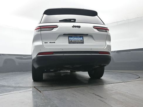 Used 2023 Jeep Grand Cherokee L Laredo image 26