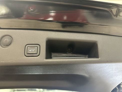 Used 2024 Chevrolet Equinox LT FWD image 28