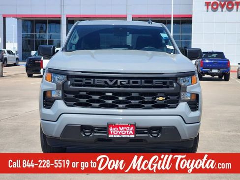 Used 2024 Chevrolet Silverado 1500 Custom image 2
