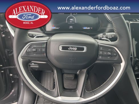 Used 2024 Jeep Grand Cherokee L Altitude AWD/4WD image 20