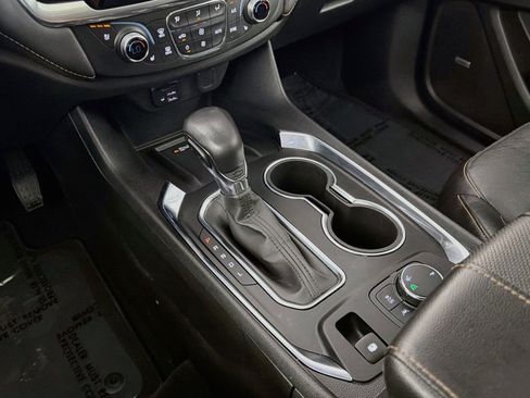 Used 2021 Chevrolet Traverse Premier w/ Redline Edition FWD image 5