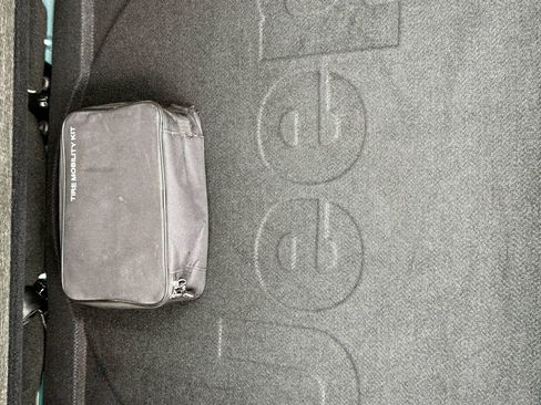 Used 2020 Jeep Renegade Sport w/ UConnect 7.0 Group image 58