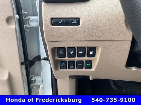 Used 2020 Nissan Rogue SV w/ Premium Package AWD/4WD image 39