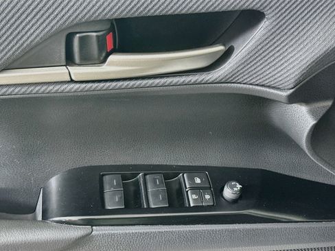 Used 2025 Toyota Camry SE FWD image 15
