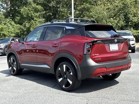 Certified 2025 Nissan Kicks SR FWD image 21
