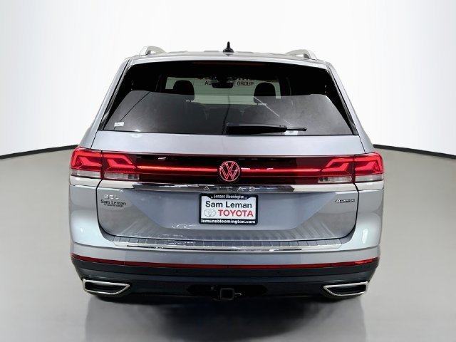 Used 2024 Volkswagen Atlas SEL AWD/4WD image 6
