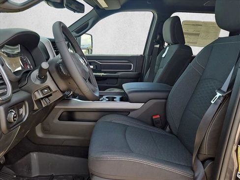 New 2026 RAM 2500 Big Horn AWD/4WD image 4