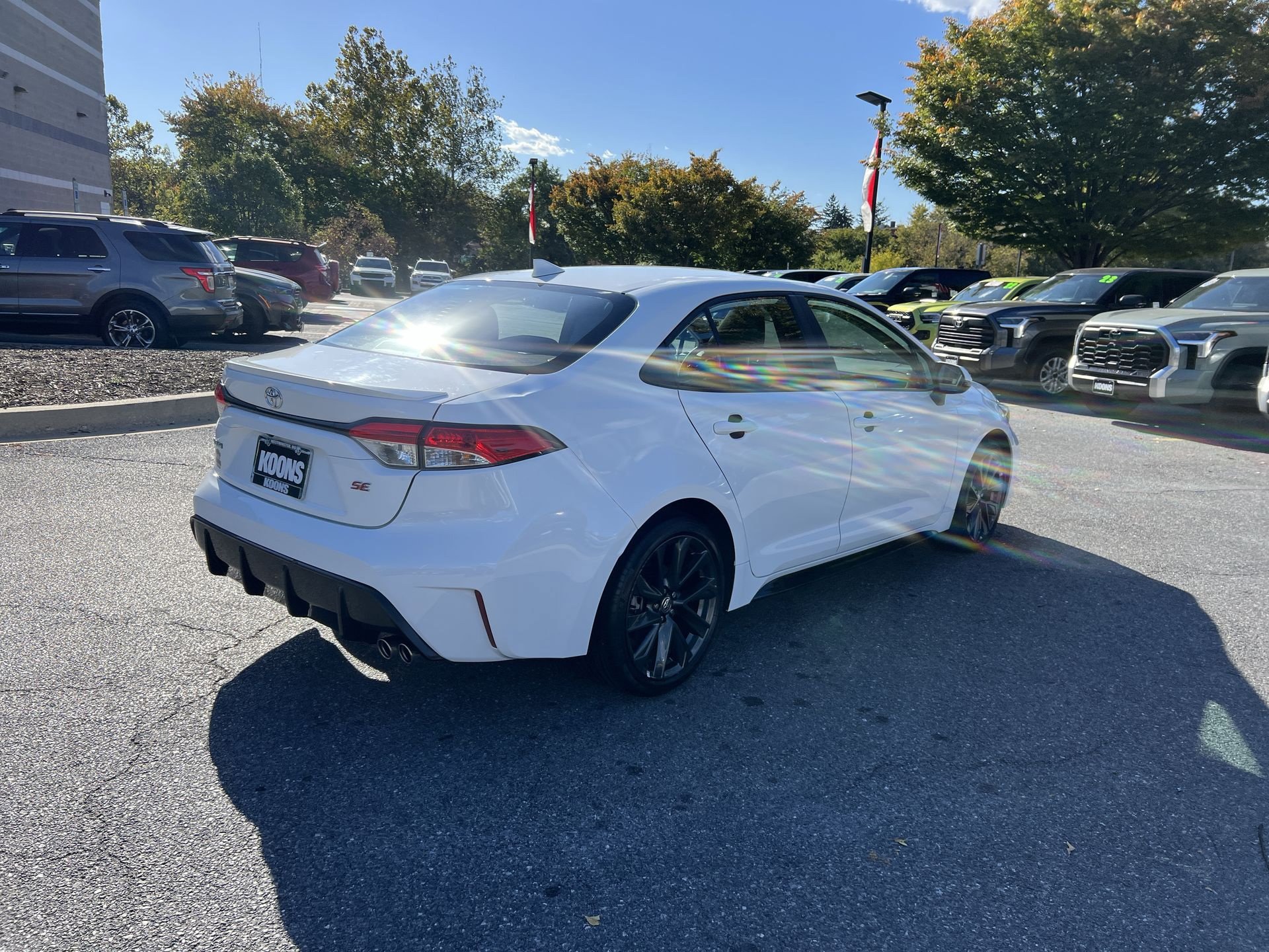 Used 2024 Toyota Corolla SE w/ SE Premium Package FWD image 7