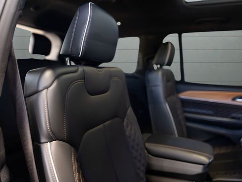 Used 2021 Jeep Grand Cherokee L Summit AWD/4WD image 90