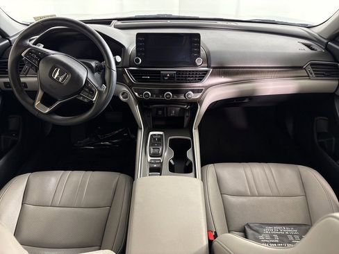 Used 2019 Honda Accord Touring image 12