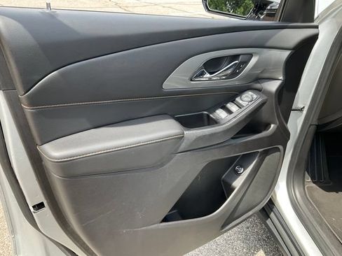 Used 2019 Chevrolet Traverse LT FWD image 5