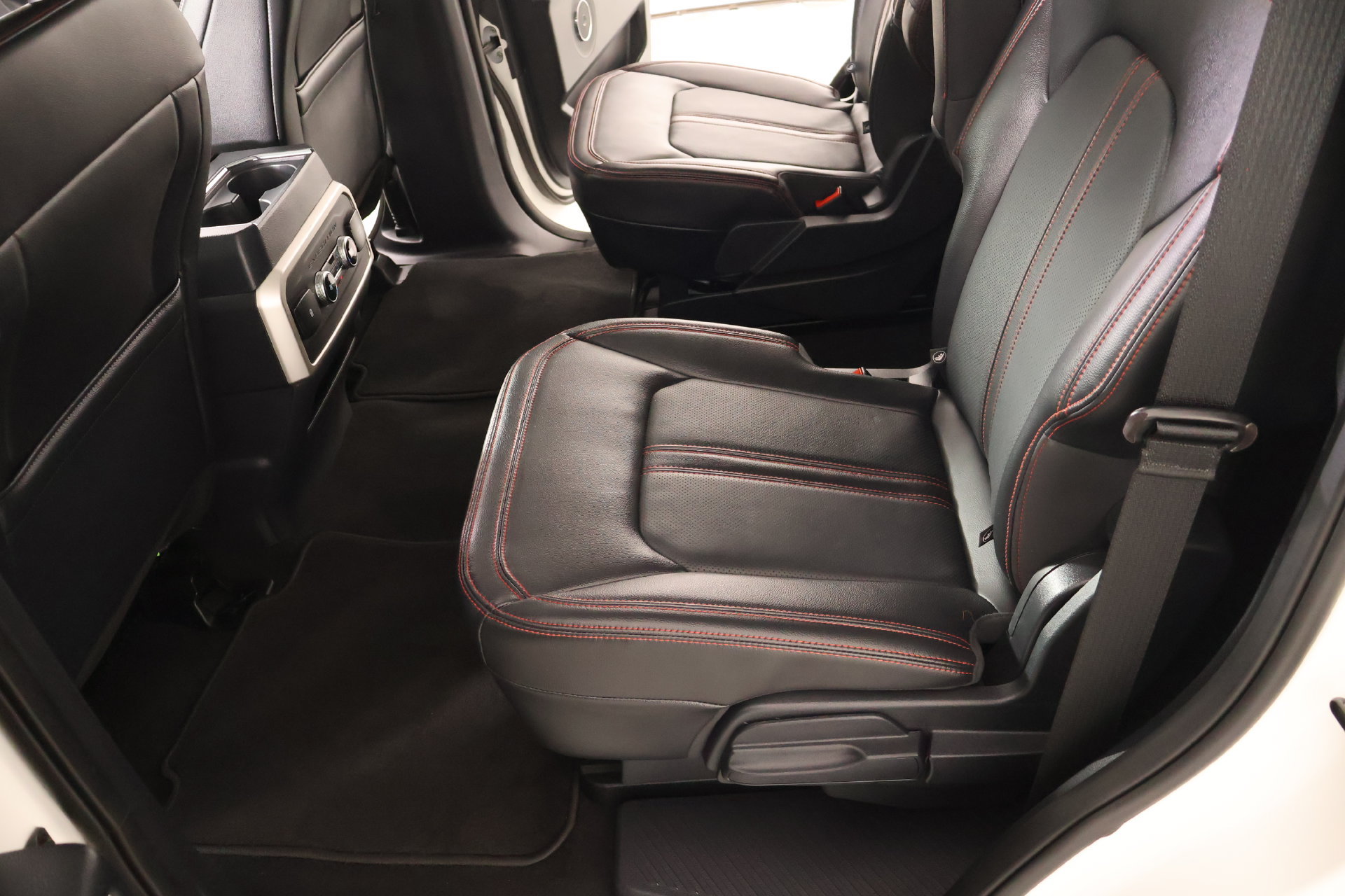Used 2023 Ford Expedition Limited RWD image 13