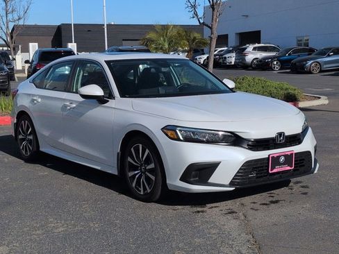 Used 2024 Honda Civic EX image 3