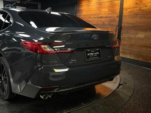 Used 2025 Toyota Camry SE image 6
