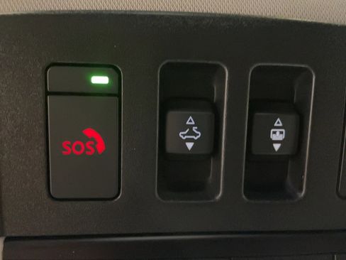 Used 2025 Nissan Pathfinder Platinum AWD/4WD image 14