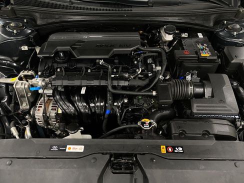 Certified 2025 Hyundai Elantra SEL FWD image 10